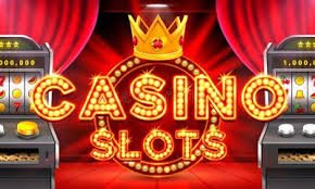 Layar permainan slot online berwarna hitam dan keemasan di qqmas